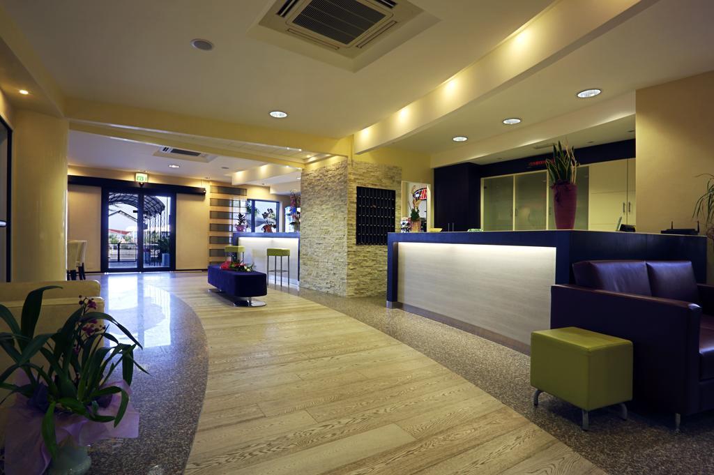 Hotel Gardenia Rímini Exterior foto